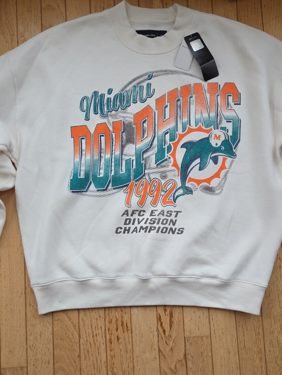 Abercrombie & Fitch Tops - NWT Abercrombie NFL Miami Dolphins 1992 AFC East Champions Crewneck Sweatshirt M